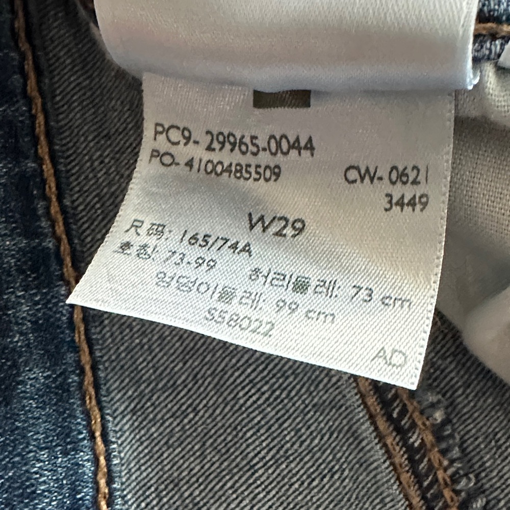 Two Pairs Levi’s Denim Mid-Length Shorts | 29 - Picture 11 of 11